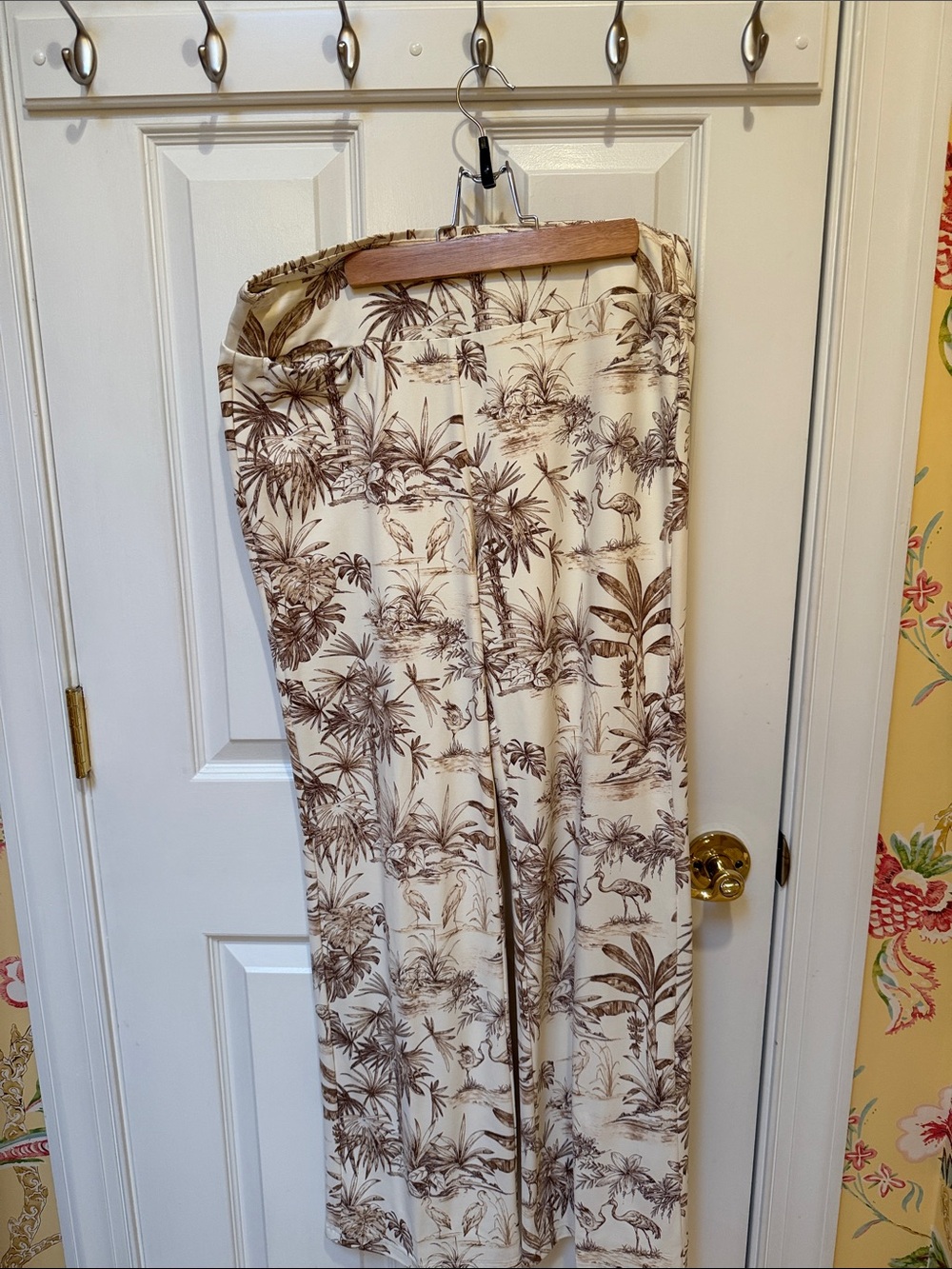 I. McLaughlin Cream Tropical Print Pants NWOT